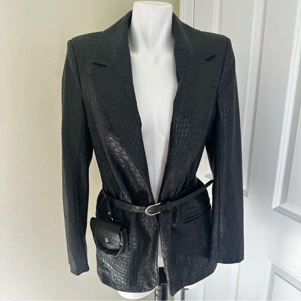 Chic Black Croc-Embossed Women's Blazer
